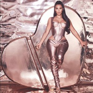 KKW Fragrance Hearts Rose Gold